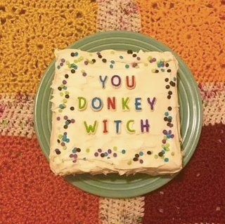 Screenshot: Troll Cakes